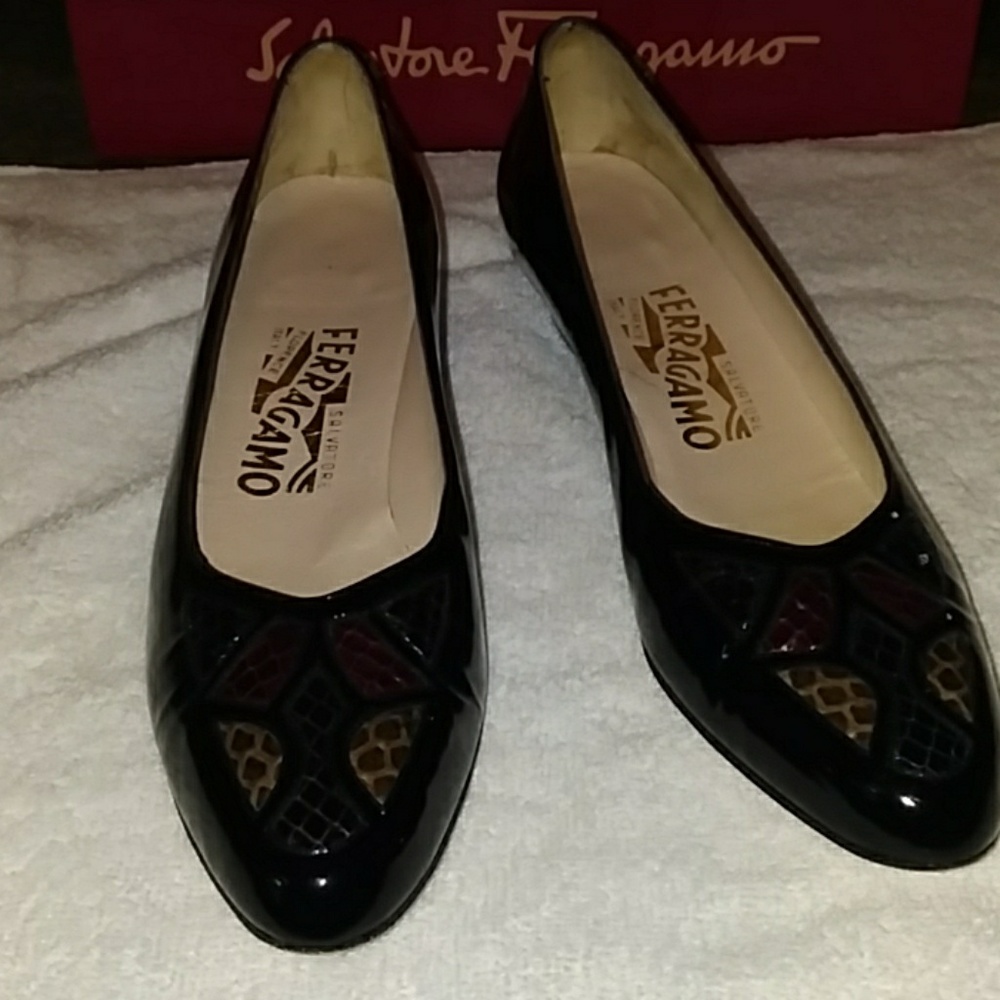 🎈Salvatore Ferragamo black patent whips (S.F. #1)